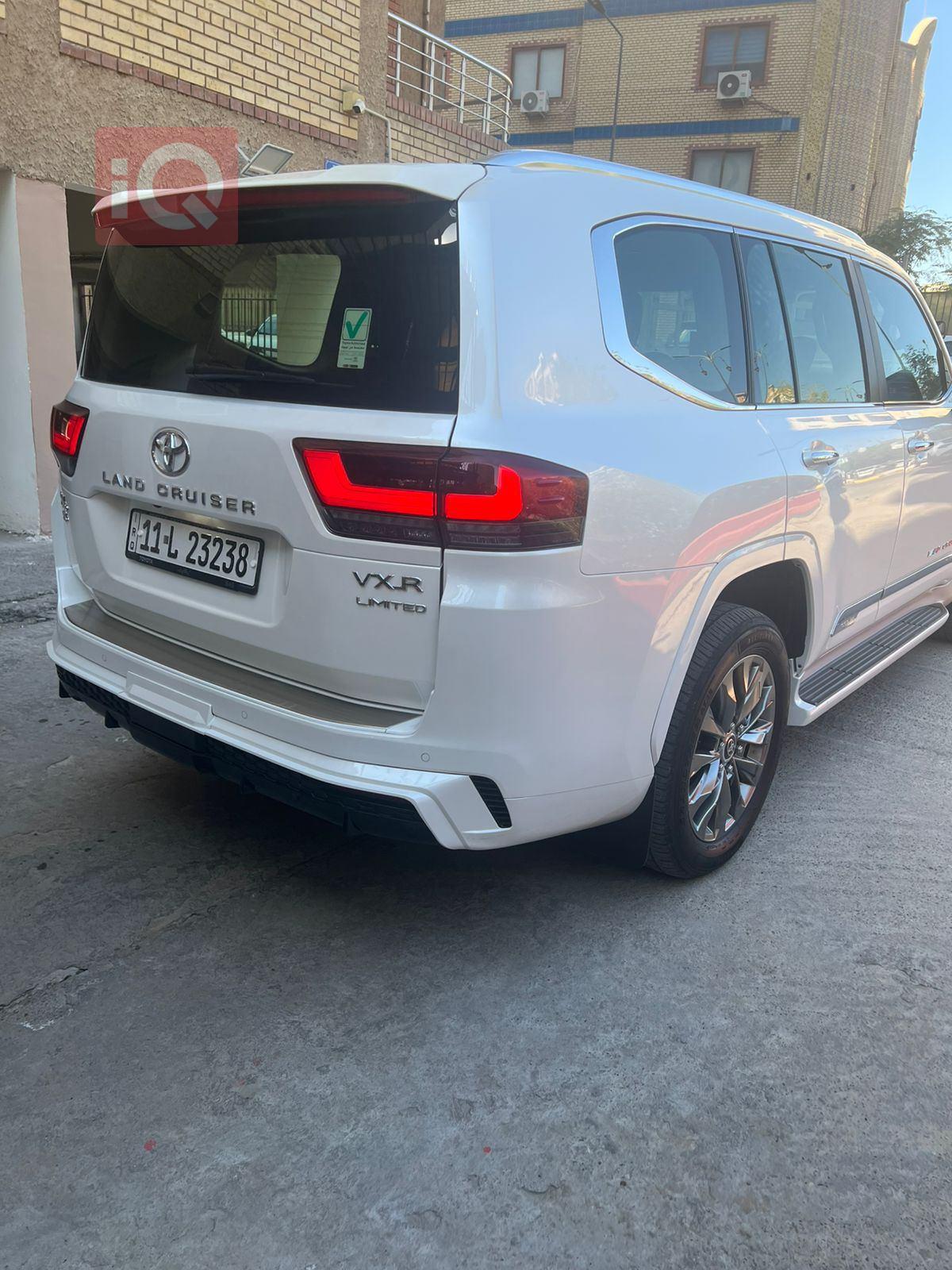 تۆیۆتا لاند کروزەر